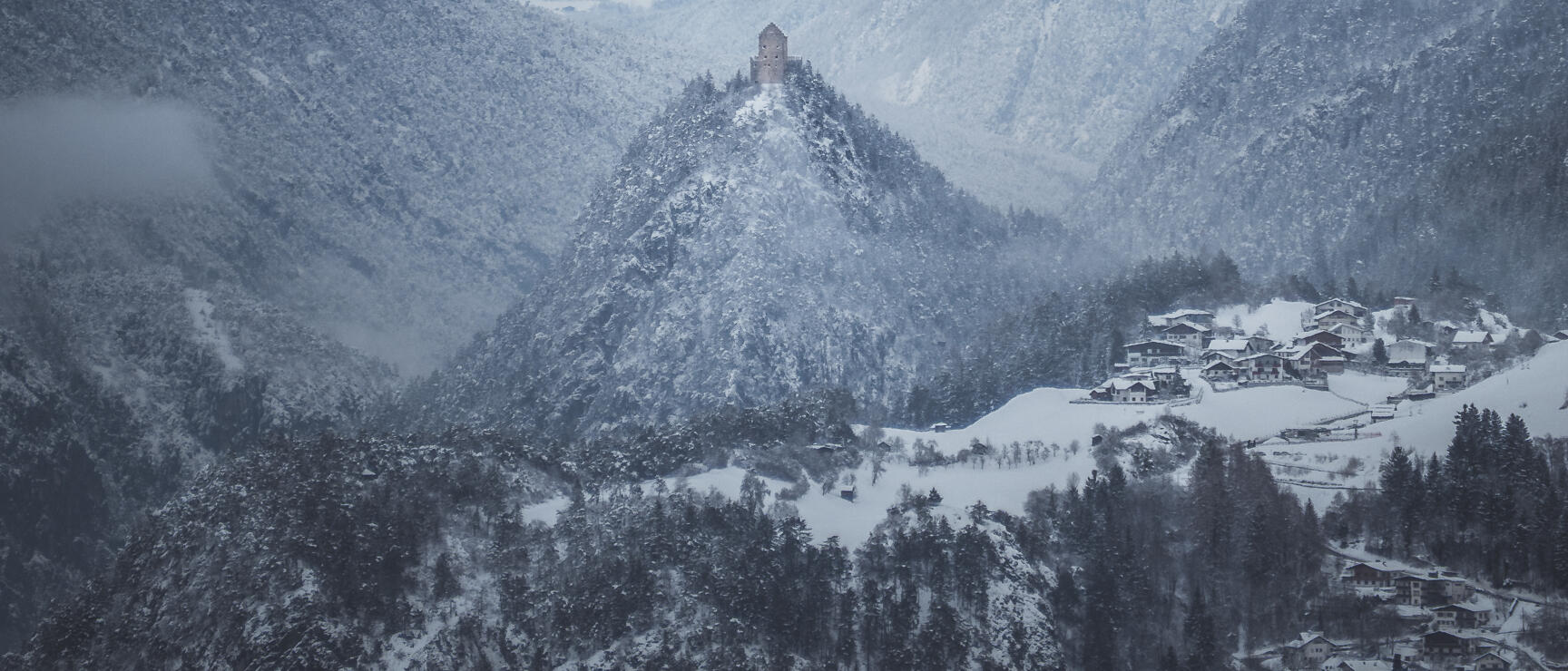 Ruine Kronburg im Winter