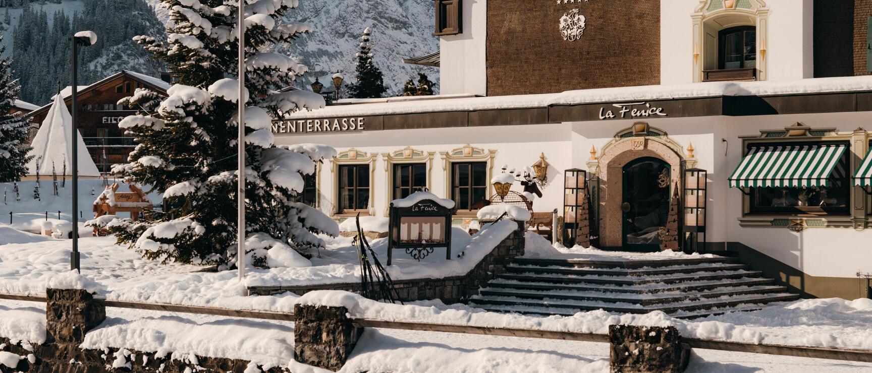 Outdoor view Hotel Arlberg Lech
