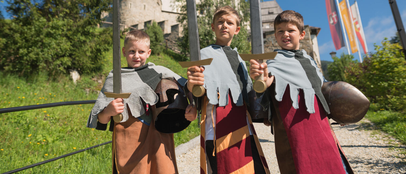 Kinder auf der Burg Mauterndorf