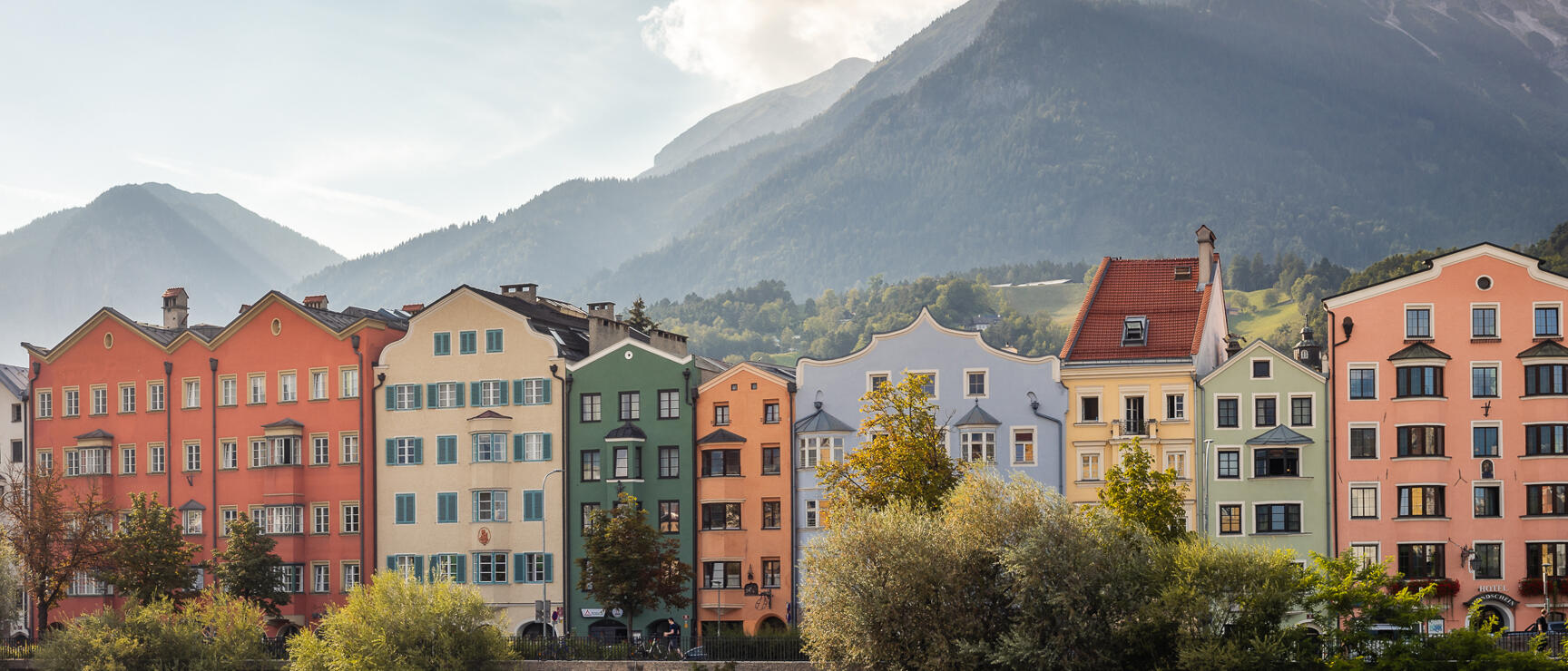 Innsbruck, les maisons colorées au bord de l’Inn