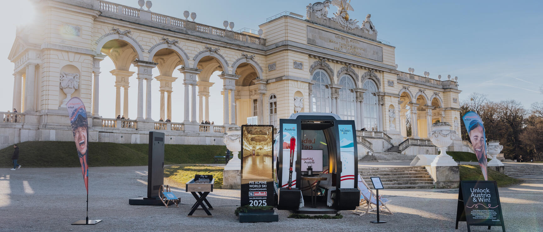 Pop-up-Gondel vor der Gloriette in Wien