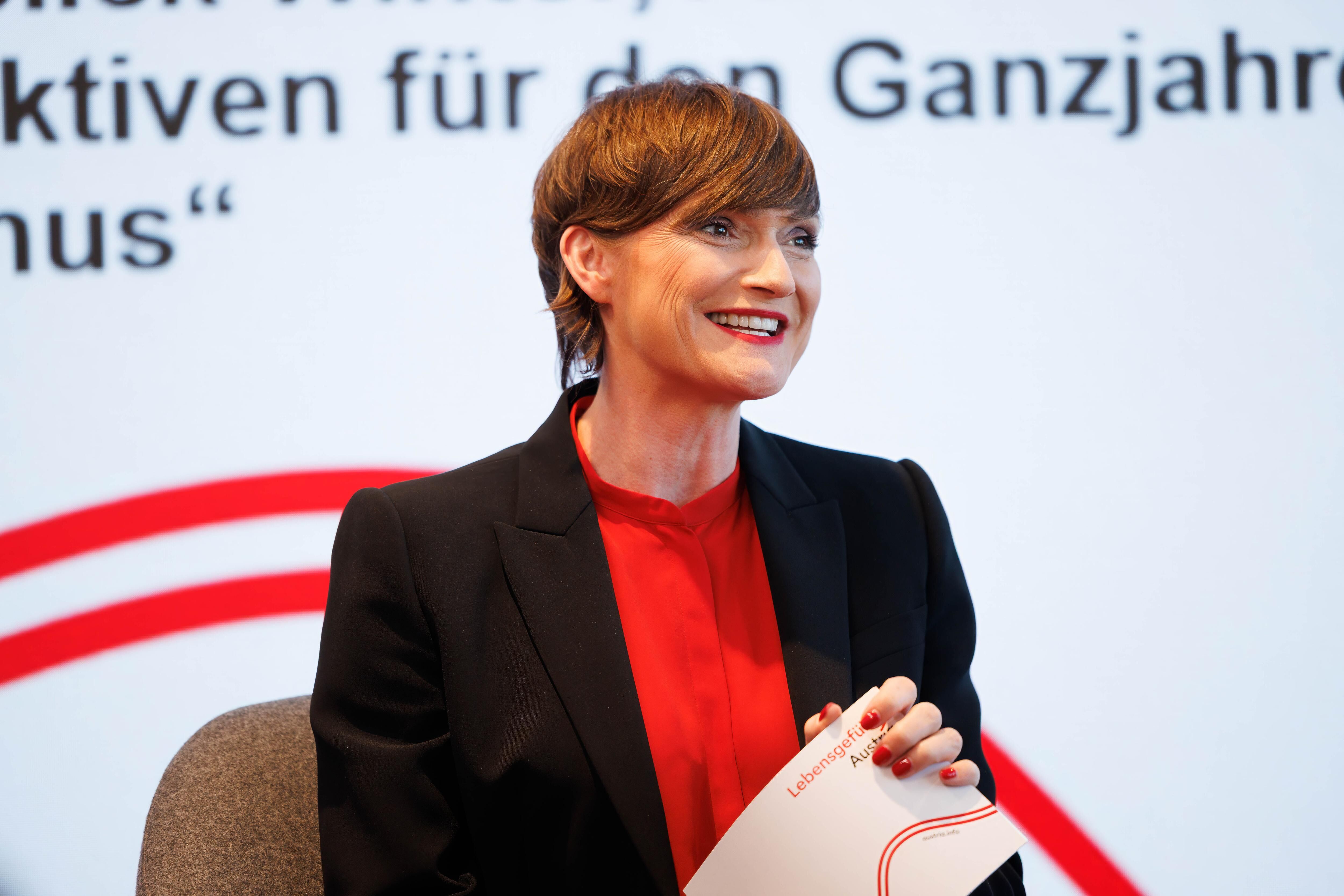 Pressefrühstück  ÖW-Geschäftsführerin Astrid Steharnig-Staudinger |