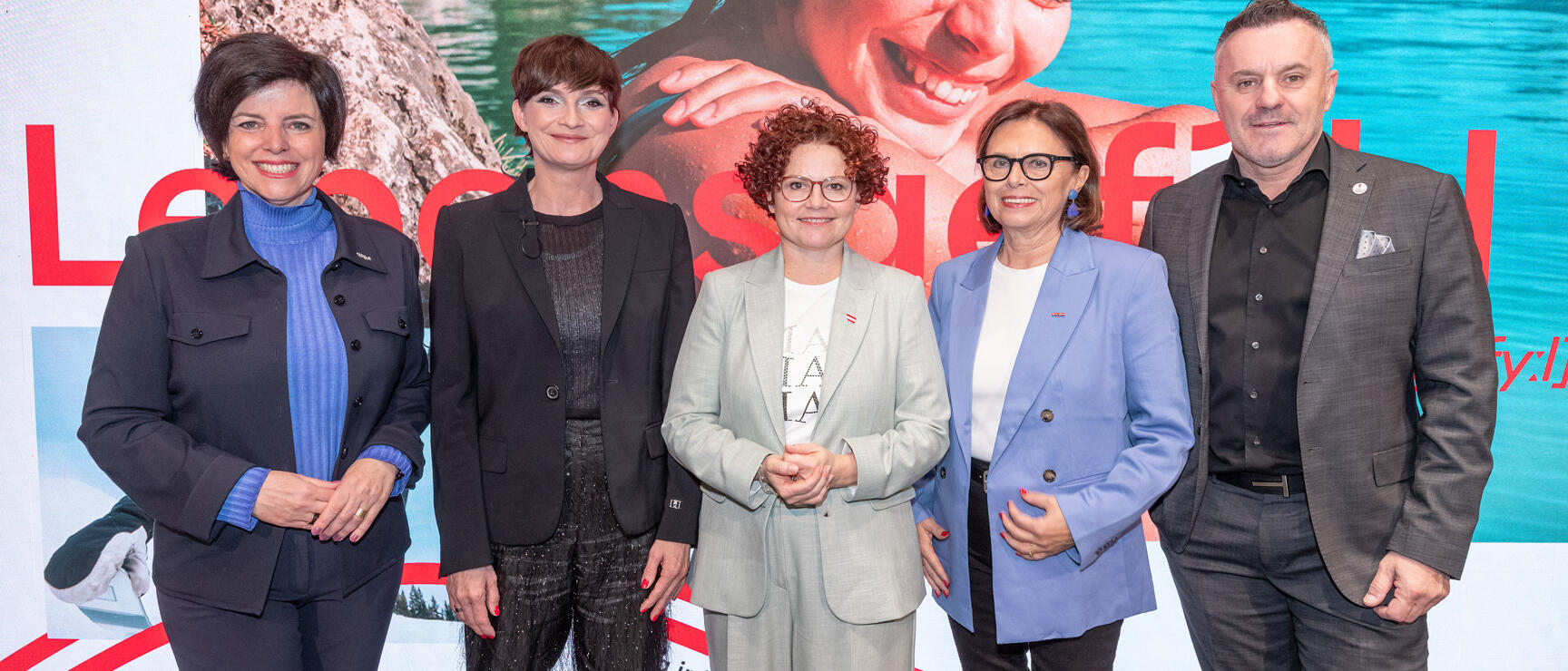 Pressekonferenz ITB 2026: v.l.n.r.: Karin Seiler (Geschäftsführerin Tirol Werbung & Sprecherin der Landestourismusorganisationen), Astrid Steharnig-Staudinger (Geschäftsführerin Österreich Werbung), Elisabeth Zehetner (Tourismus-Staatssekretärin im Bundesministerium für Wirtschaft, Energie und Tourismus), Susanne Kraus-Winkler (Bundesspartenobfrau Tourismus und Freizeitwirtschaft in der Wirtschaftskammer Österreich), Klaus Panholzer (Präsident Austrian Leading Sights und Geschäftsführer der Schönbrunn Group)