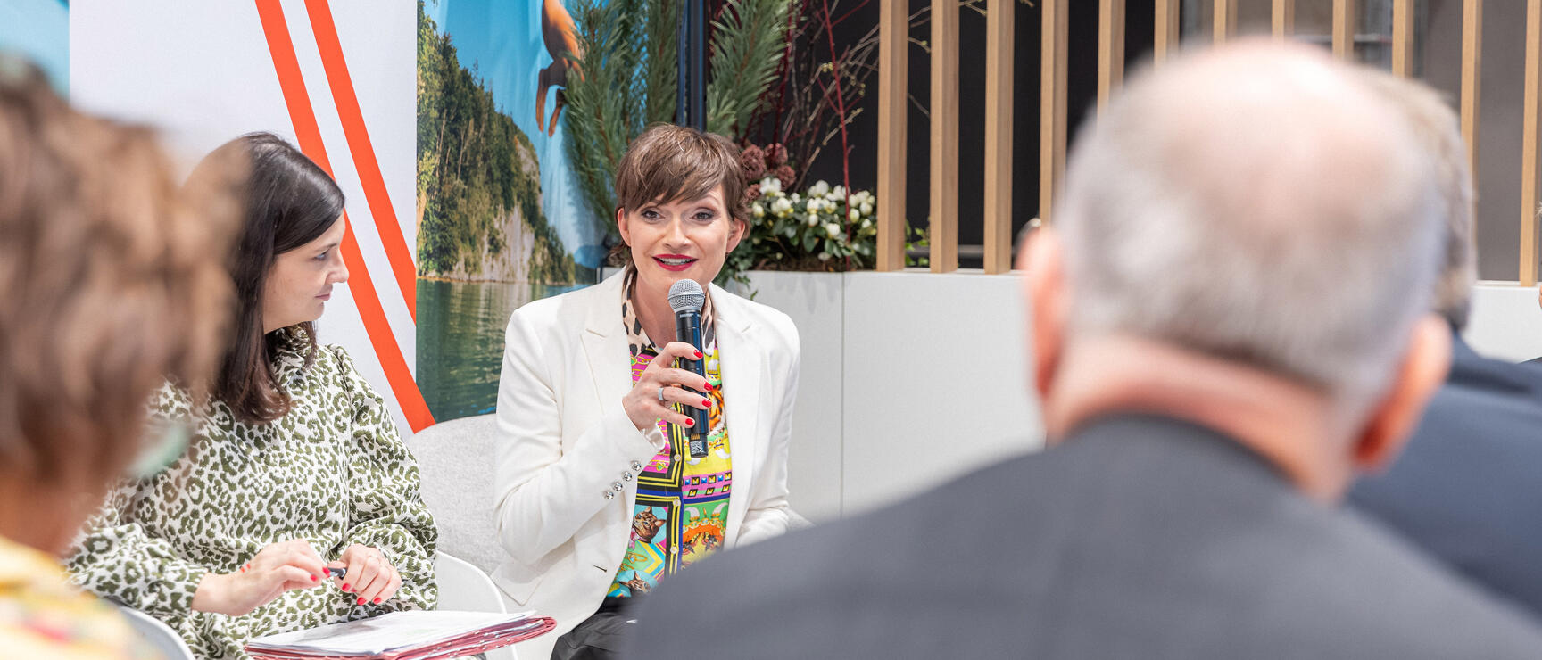 Pressegespräch ITB 2026: ÖW-CEO Astrid-Steharnig Staudinger beim Pressegespräch auf der ITB 2026