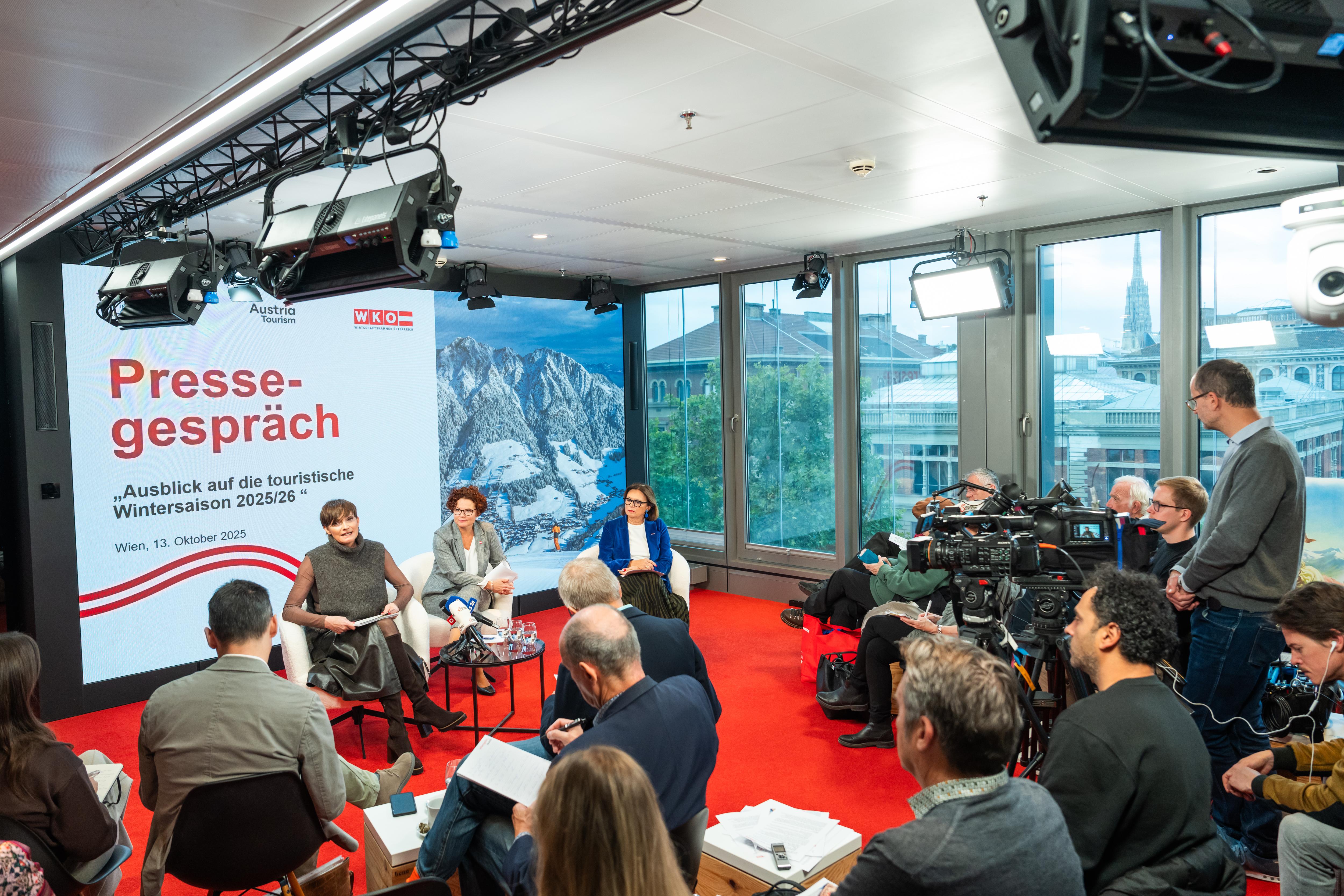 Pressekonferenz im Büro der Österreich Werbung anlässlich der Präsentation der Winterpotenzialstudie 2025/26