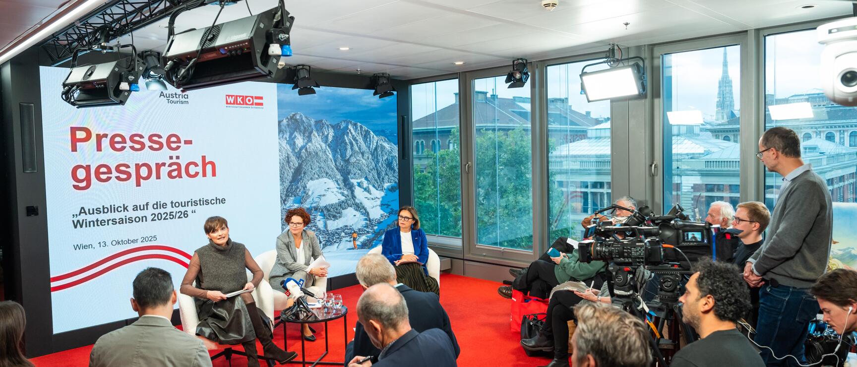 Pressekonferenz im Büro der Österreich Werbung anlässlich der Präsentation der Winterpotenzialstudie 2025/26