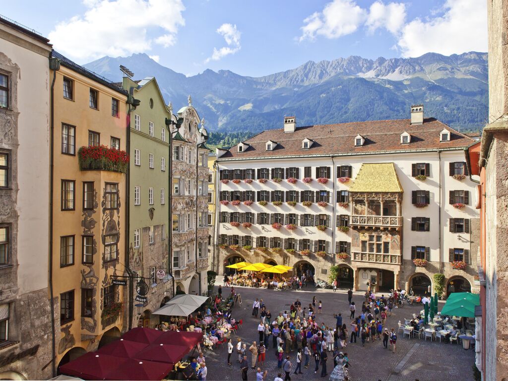 Vieille ville d'Innsbruck avec le Goldener Dachl (toit doré)