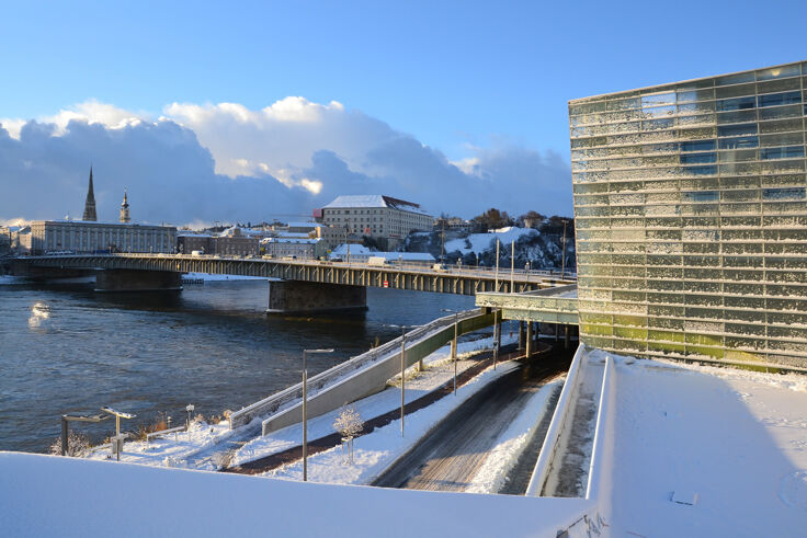 Ars Electronica Center w Linzu zimą