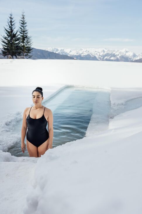 Auf der Suche nach dem Winterlicht - Eisschwimmen in der Region Altenmarkt-Zauchensee