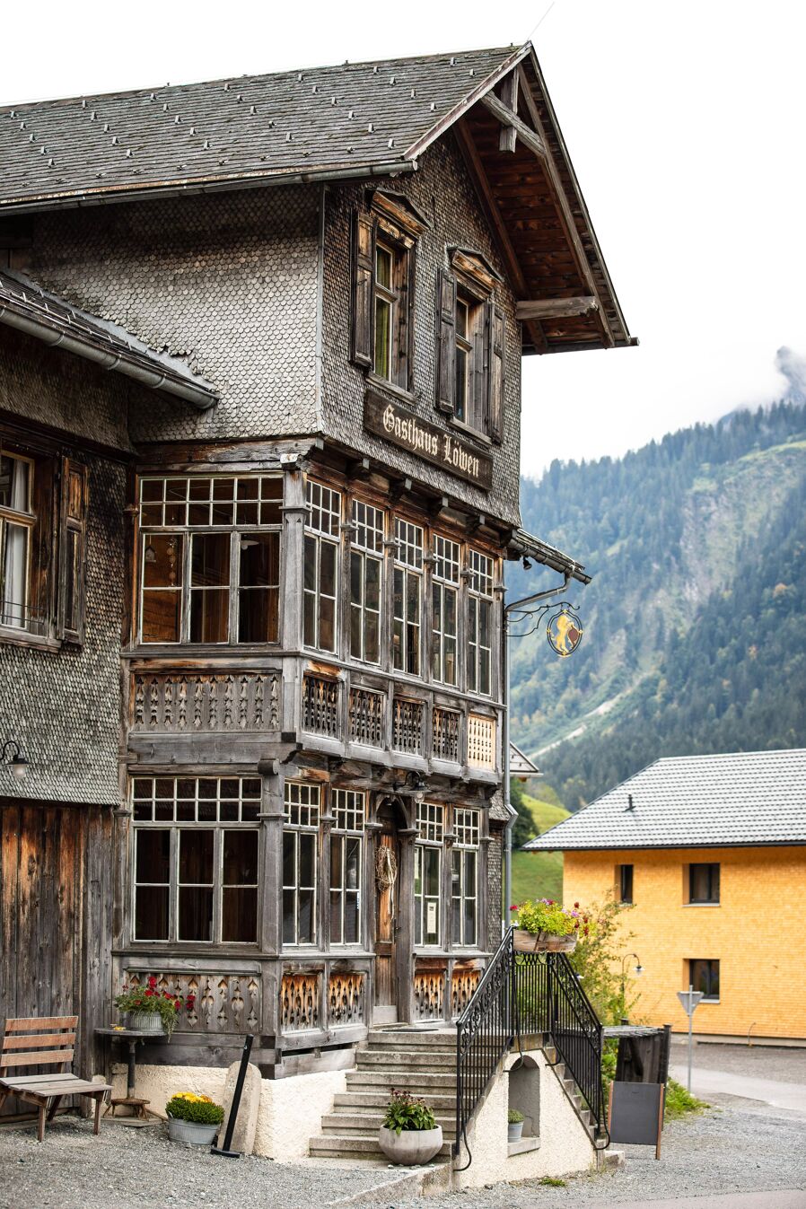 Bergbrennerei und Gasthaus Löwen in Au