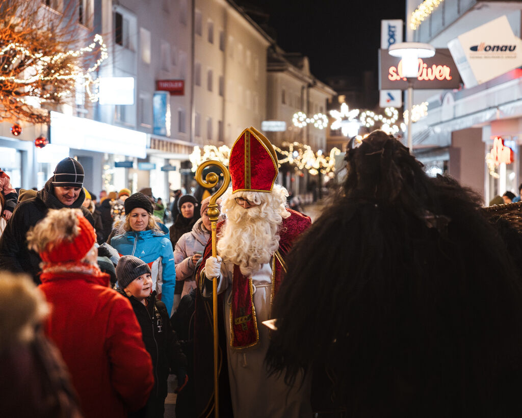 Besuch des Nikolaus in der Adventzeit in der Ferienregion TirolWest