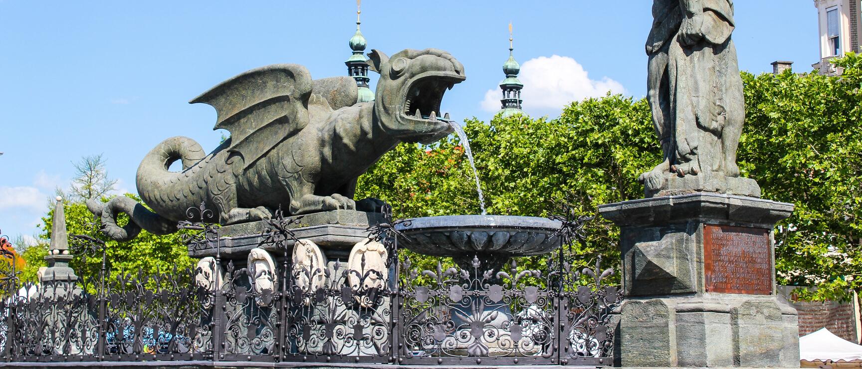 Lindwurm na námestí Neuer Markt v Klagenfurte