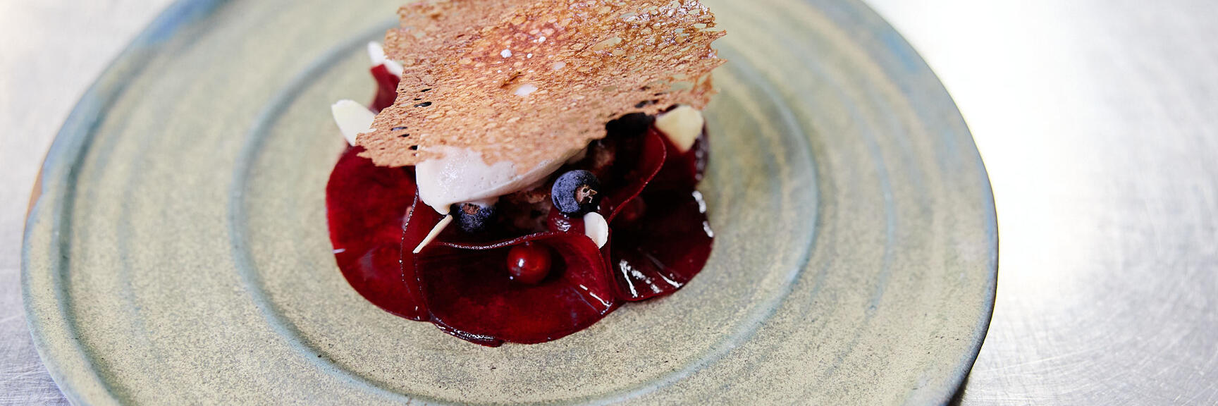 Dessert mit roter Rübe