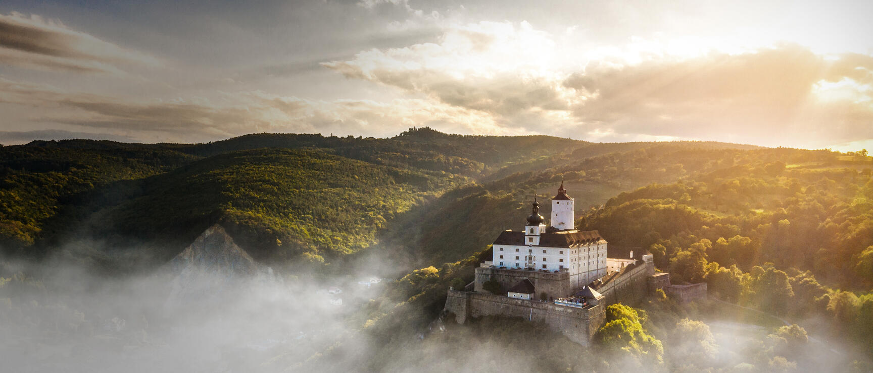 Le château de Forchtenstein en automne