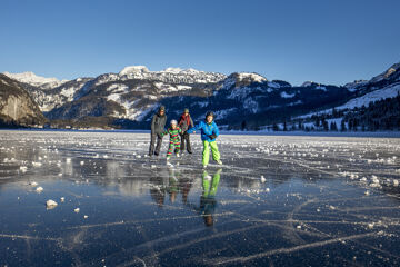 Eislaufen auf dem Grundlsee