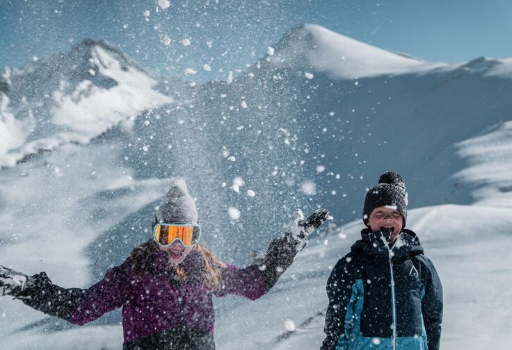 Rodzinna jazda na nartach w Genießerberg Ahorn, Zillertal