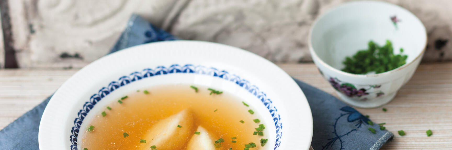 Grießnockerlsuppe - Zupa z kluskami z kaszy manny