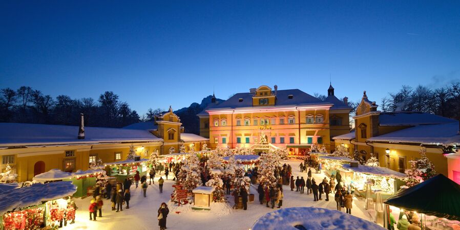 Magical christmas time in Hellbrunn