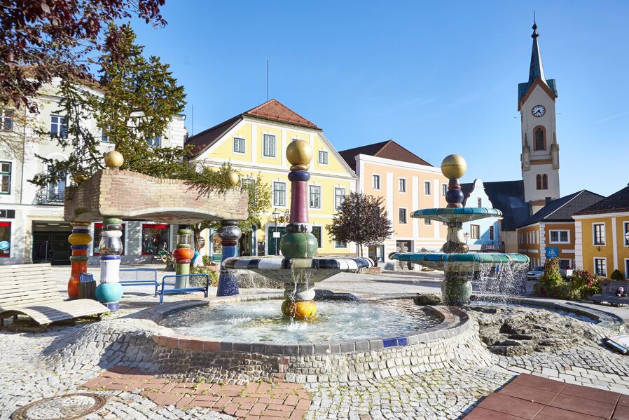 Vodnjak Hundertwasserbrunnen Zwettl