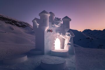 Ischgl in winter - snow sculpture competition "Shapes in White"