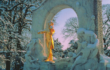 Monument of Johann Strauss / Stadtpark Vienna (winter)