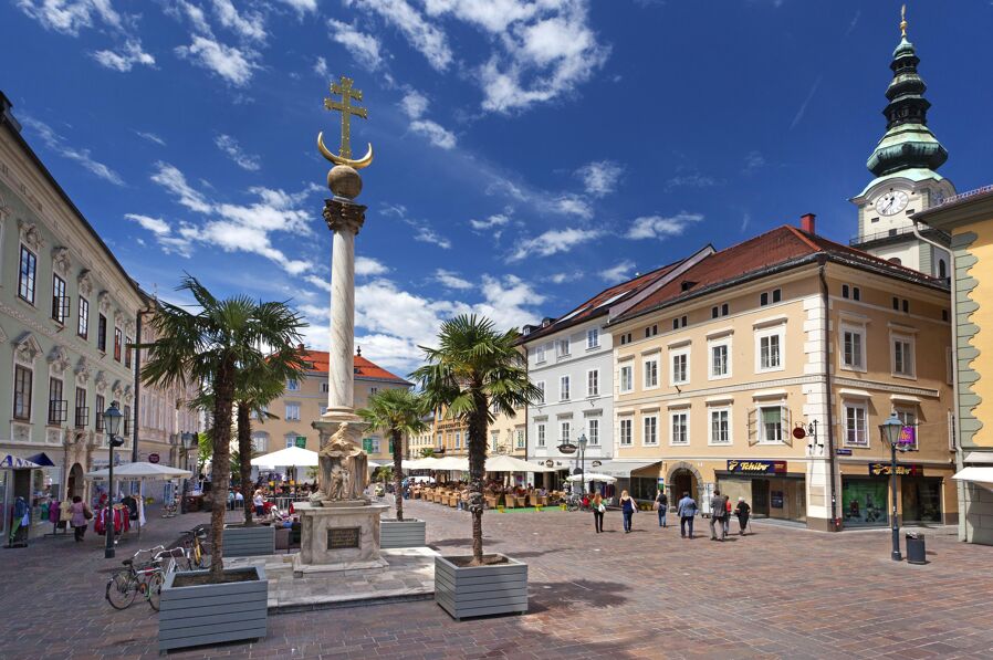 Klagenfurt: Alter Platz mit Dreifaltigkeitssäule