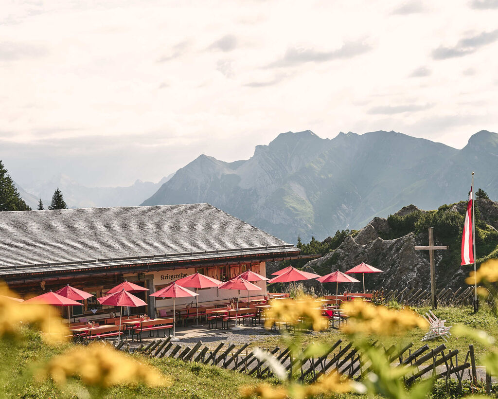 Kriegeralpe, Burghotel Oberlech