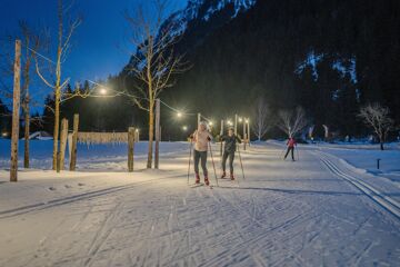 Langlaufen auf der Nachtloipe in Stillebach