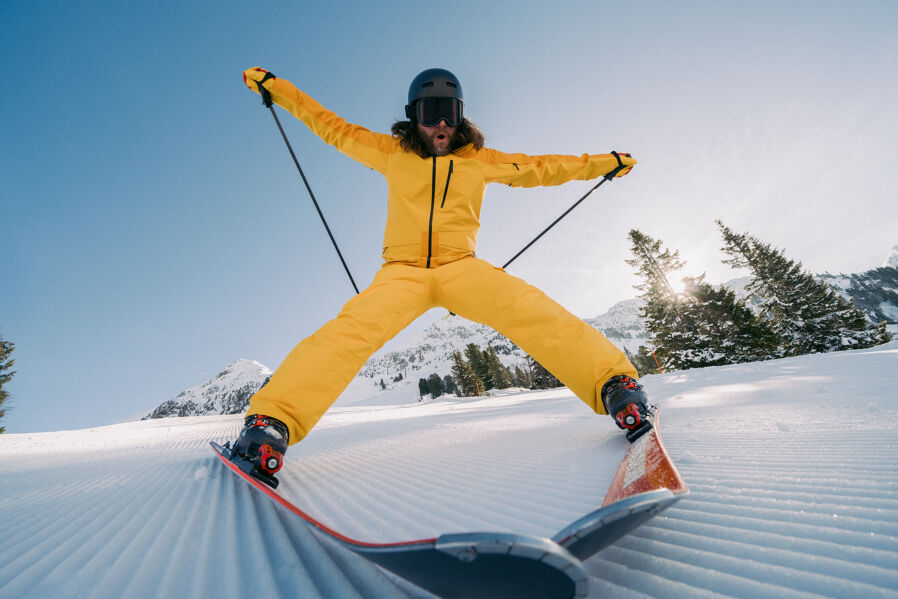 Lebensgefühl Österreich - ski beginner on the slopes