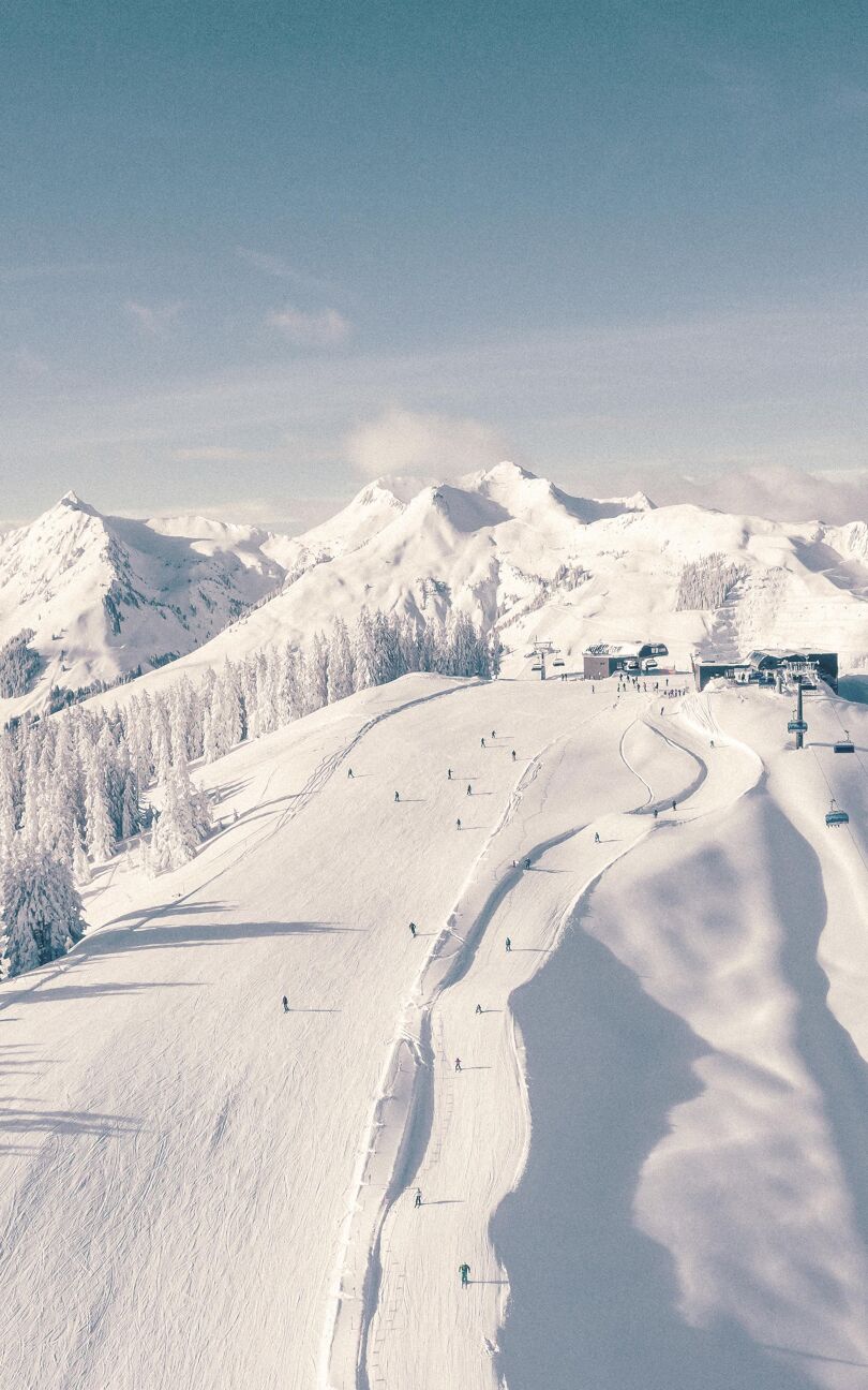 Lebensgefühl Österreich – Skifahren in Saalbach Hinterglemm, Leogang Fieberbrunn (farbangepasst)