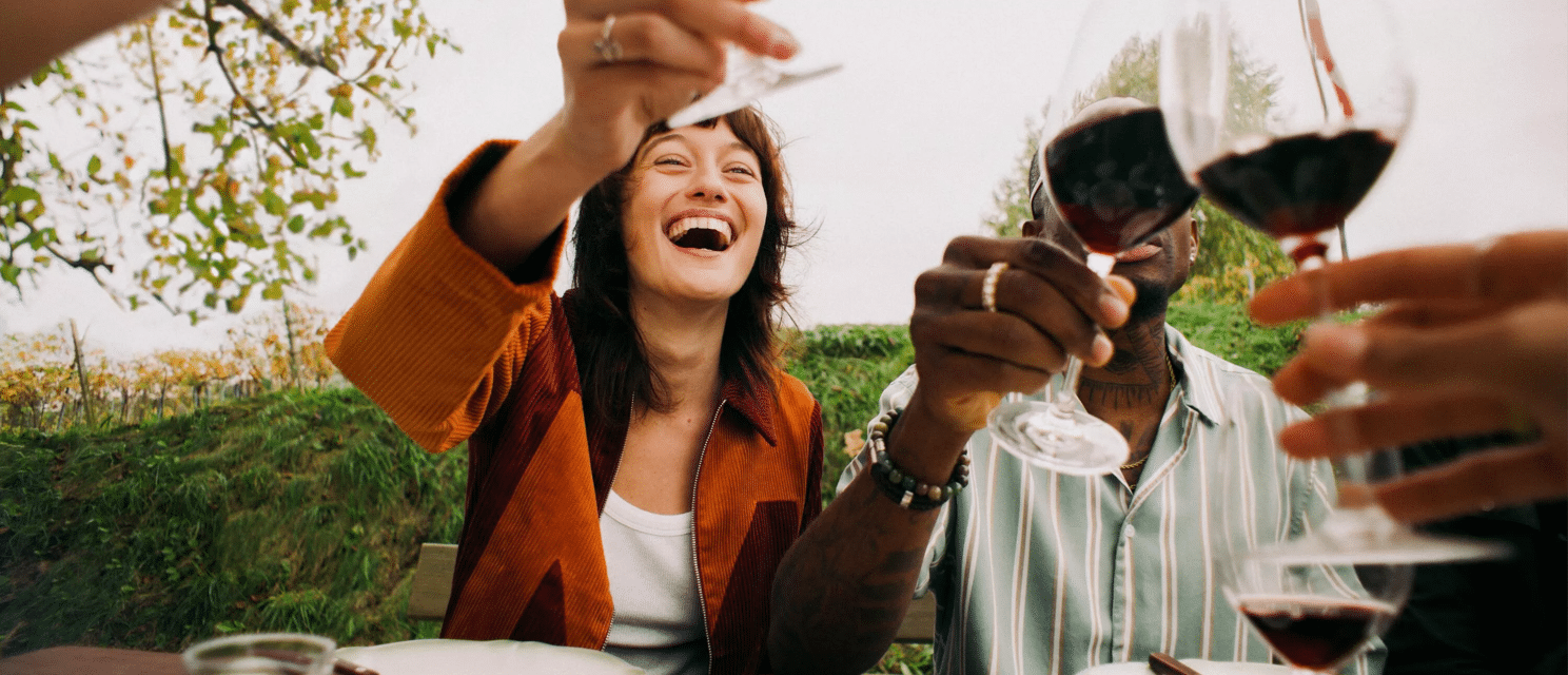 Lebensgefühl Österreich - Jause im Freien bei einem Heurigen