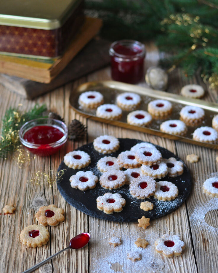 Christmas biscuits Linzer Augen