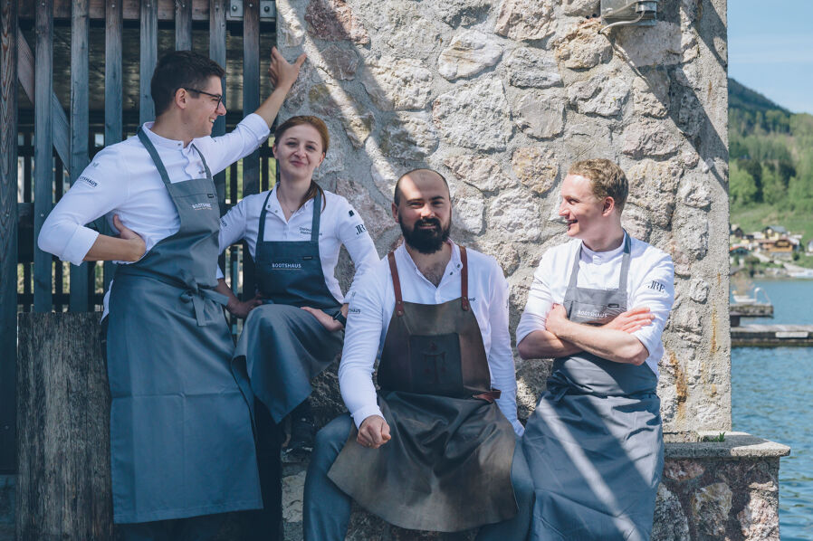 Lukas Nagl mit seinem Küchenteam vom Restaurant Bootshaus