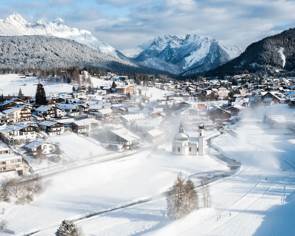 Neuschnee in Seefeld mit Blick auf das Seekirchl