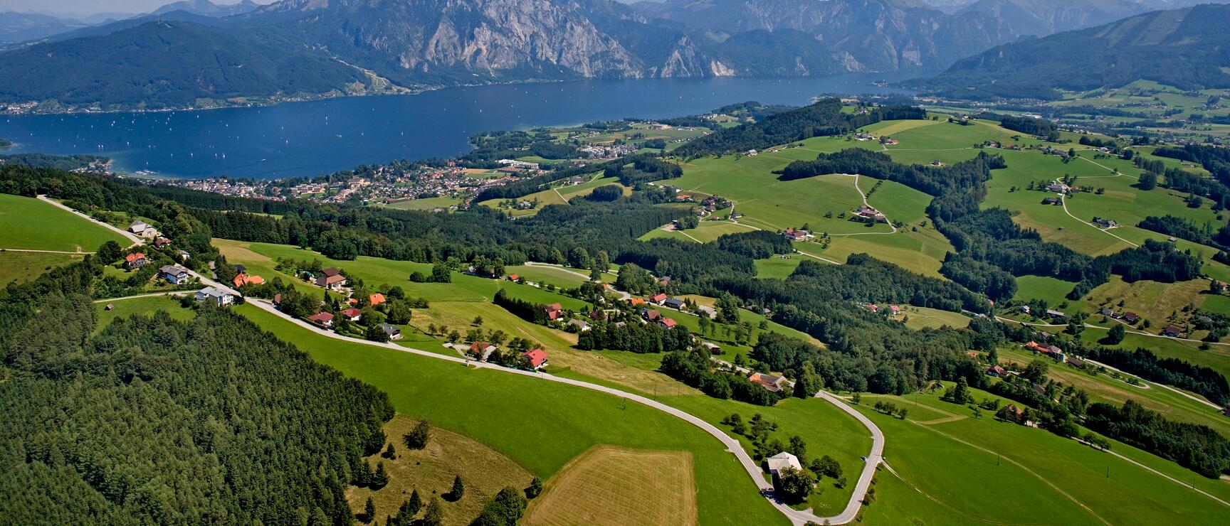 Panoramic view of Altmünster on Lake Traunsee
