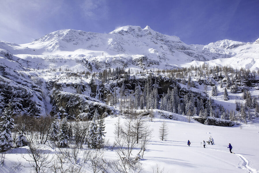 Winter hike in the Raurisertal valley