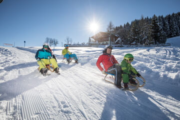 Tobogganing with the family, Ski Juwel