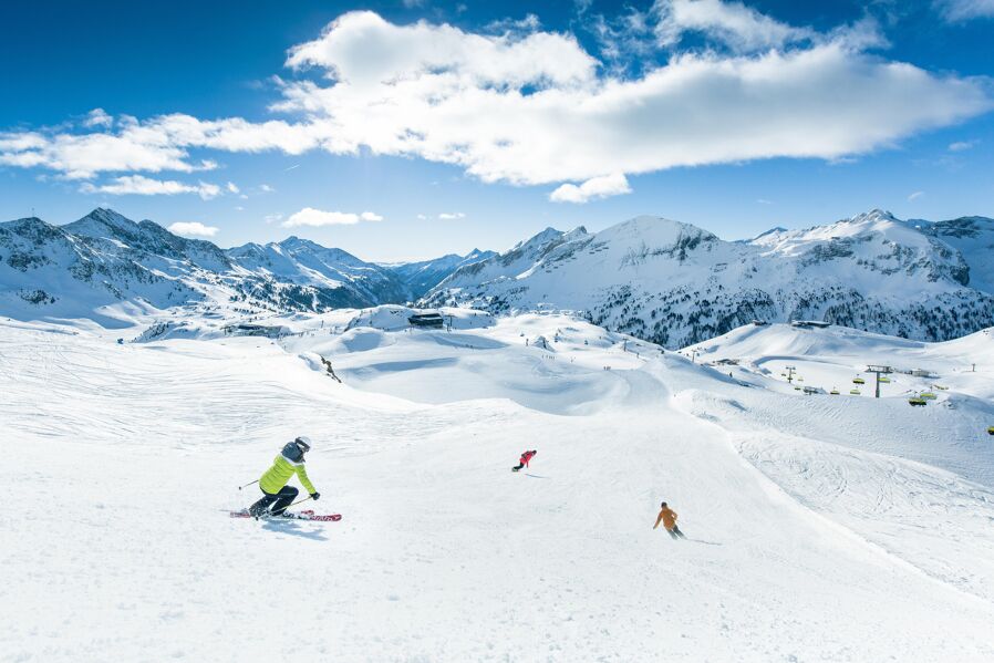 Skiing in Obertauern