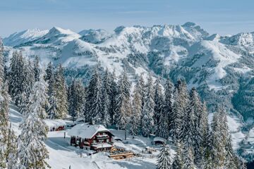 Ski hut Hahnenkamm Winter Gasthaus