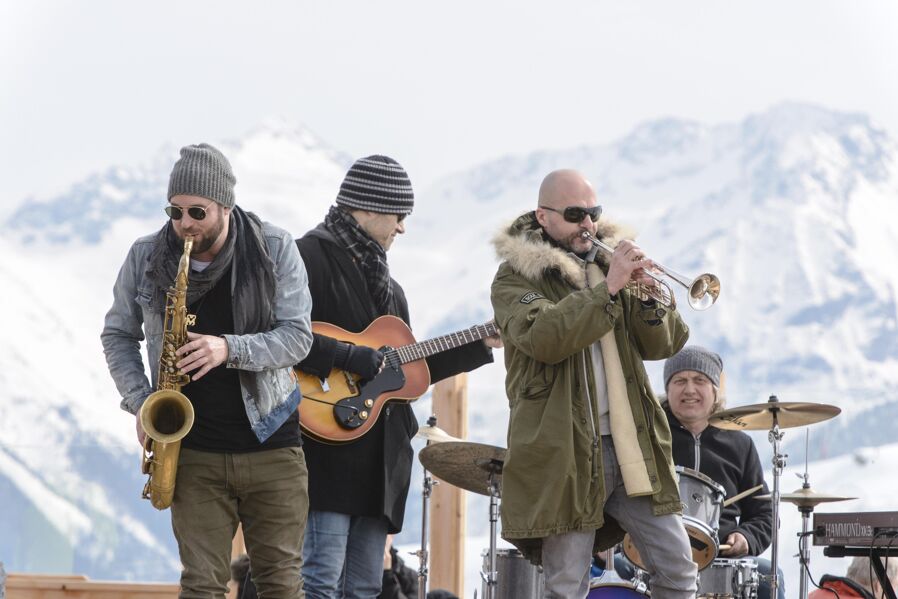 Three jazz musicians on the mountain