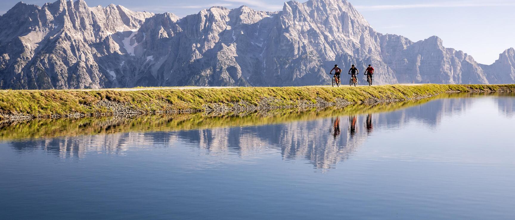 Sonnenaufgang Radgruppe am Asitz Bike, Saalfelden Leogang