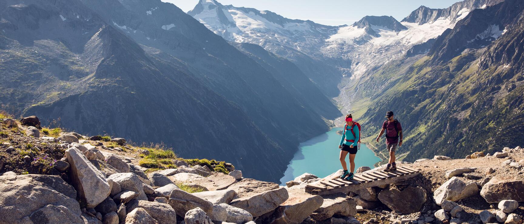 Hiking in the area of the Olperer Brücke in Zillertal