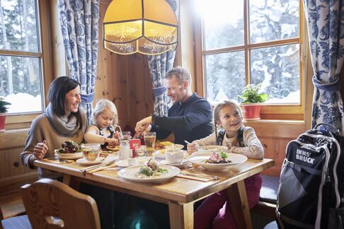 Family lunch, Restaurant Arzkasten in Obersteig near Innsbruck