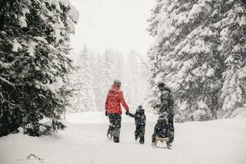 Winter hiking in the Arlberg region